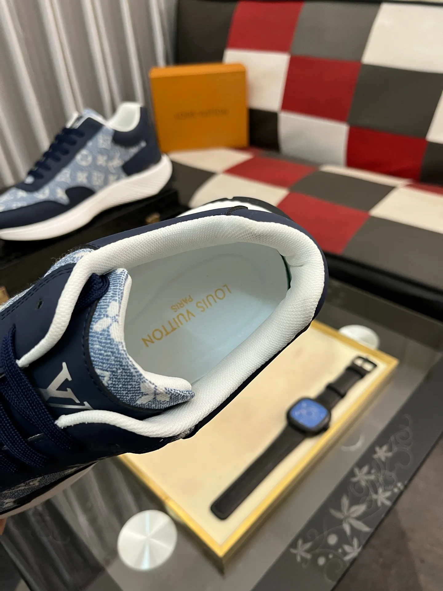 Men's shoes 💰458⌚️⌚️【LOUlS VUlTTON】Louis Vuitton ~ unique and casual style. LV counter purchasing 🏃casual shoes😍😍 are on sale at the men's counter at the same time. Italian imported brands select top-layer Italian cowhide. 🐑Sheepskin lining (refuses to discolor and grind feet) Sole: Original sole specially provided by the original factory 🎬Better in kind Code number: 38-444⃣️Color selection